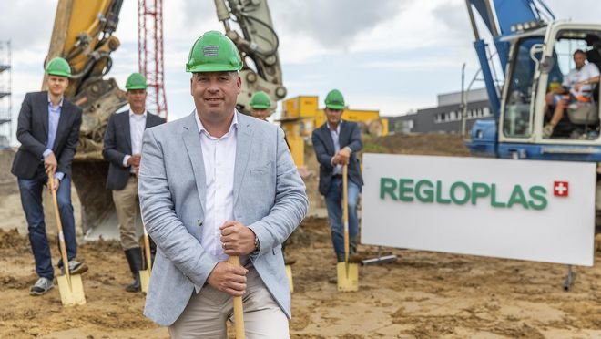 Ground-breaking ceremony for the new building Regloplas